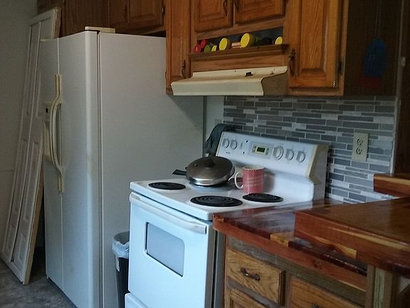 Cedar counters oven stays newflooring