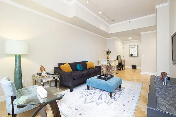 Sold by BLU Real Estate | media 2