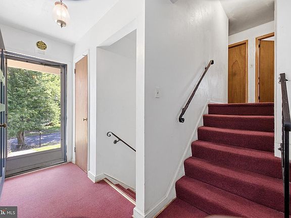 4th image of 1558 Mary Ellen Ct