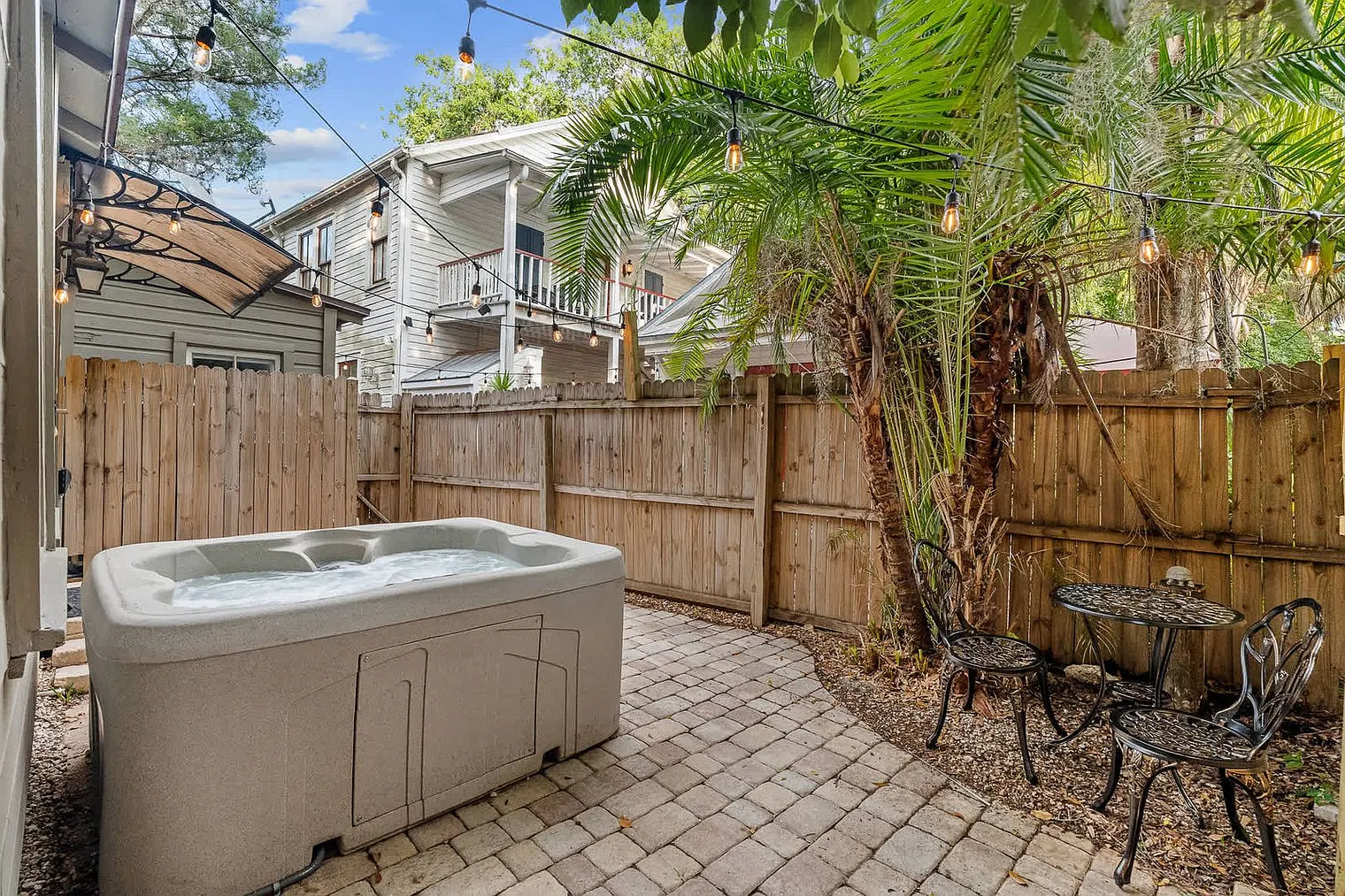 2 bed, 1.0 bath, 398 sqft, $6,612 — Photo 3