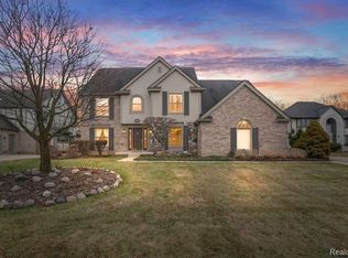 1931 Barnes Ct, Troy, MI 48098