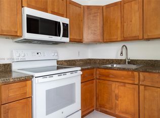 979 SW 10th St APT 4, Miami, FL 33130