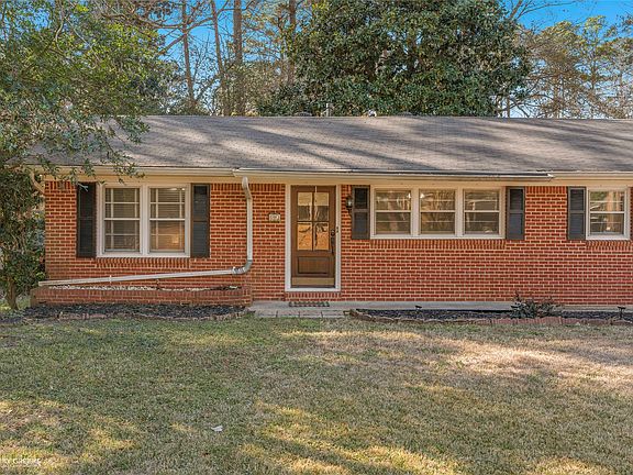 2nd image of 803 Drew Ln