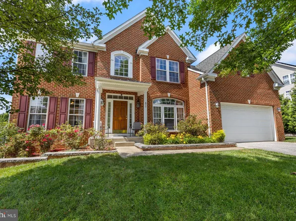 677 Spring Meadow Dr, Westminster, MD 21158