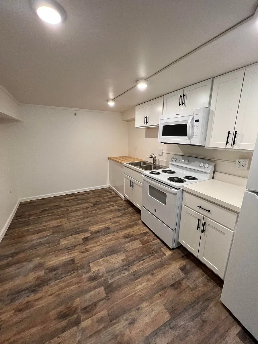 Building Photo - 509 Wyckoff Rd #2