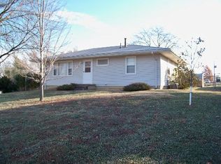 200 Westview Rd, Mc Louth, KS 66054