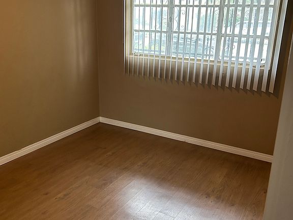 4th image of 634 W 4th St #634