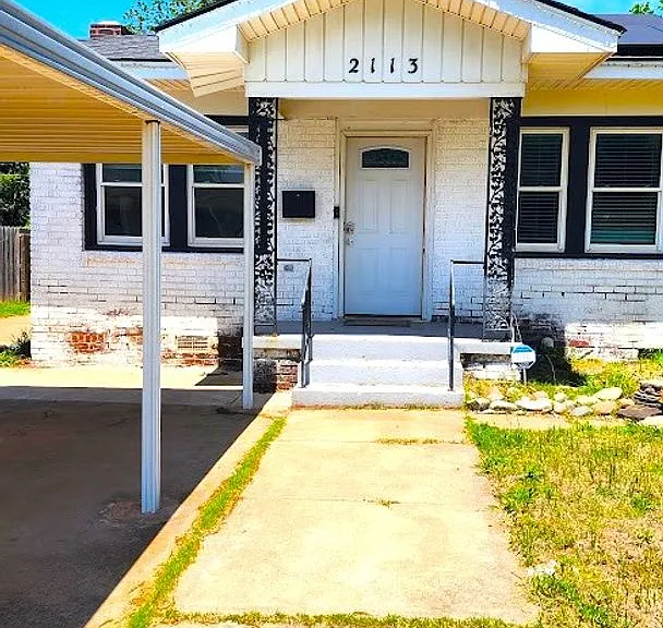 2113 NW 21st St — Photo 2