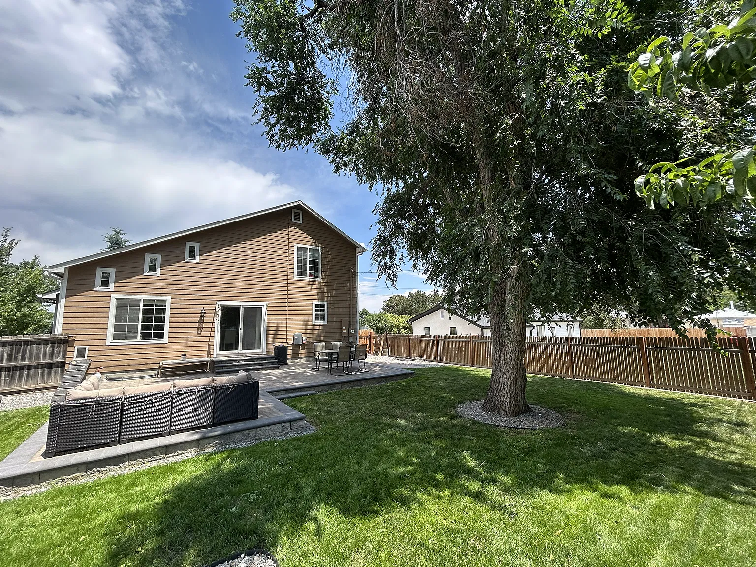 3 bed, 2.5 bath, 2499 sqft, $3,550 — Photo 1