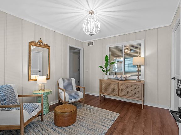 2nd image of 824 N Waccamaw Dr. #204