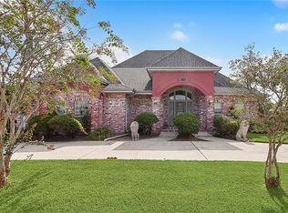 50 Pecan Grove Ln, Meraux, LA 70075