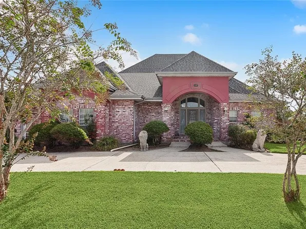 50 Pecan Grove Ln, Meraux, LA 70075