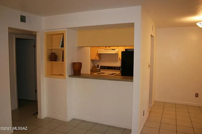 1620 N Wilmot Rd #F122 — Photo 5