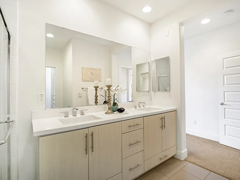1336 N Capitol Ave #6 — Photo 9