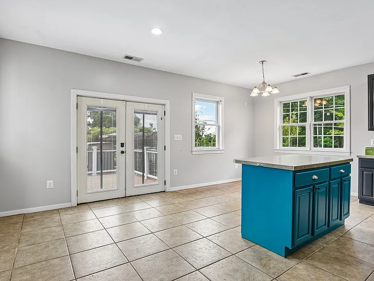 1097 Underwood Rd — Photo 20