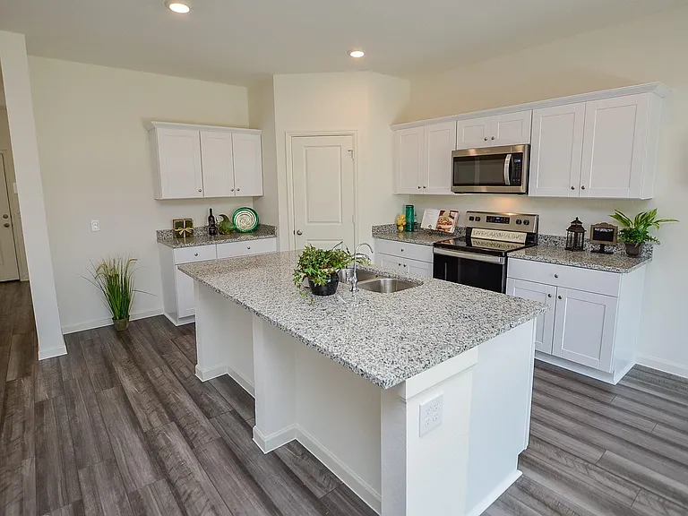 1025 Long Bay Ct — Photo 5