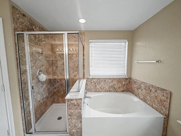 10917 Almond Crst — Photo 35