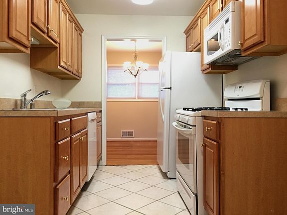 2nd image of 505 Echols St SE