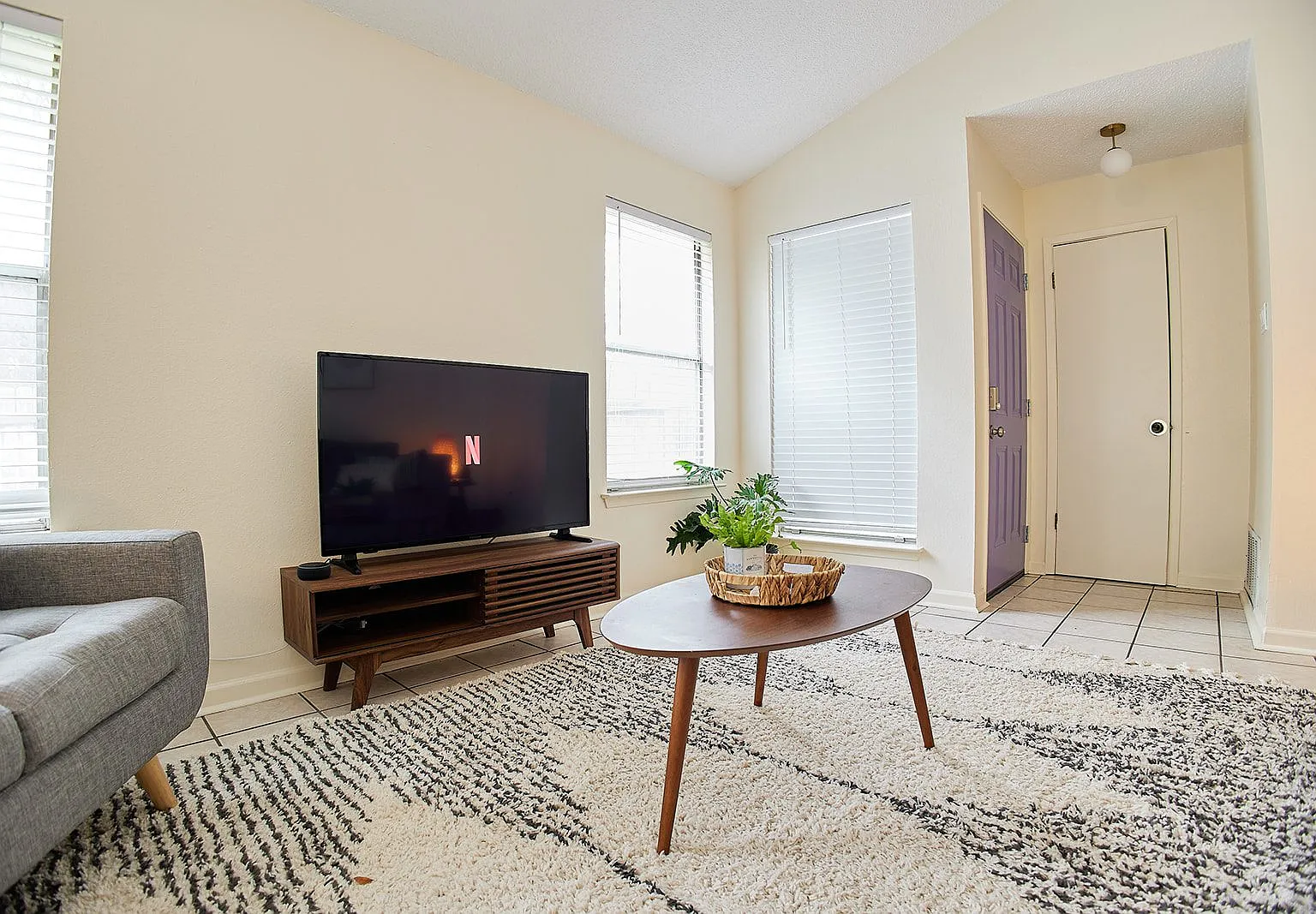2 bed, $2,700 — Photo 2