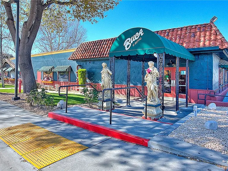 501 W Foothill Blvd #201 — Photo 16
