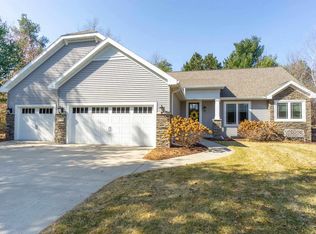 2525 Auburn Ridge Dr, Plover, WI 54467