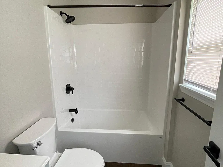 1054 Dalton Ln — Photo 23