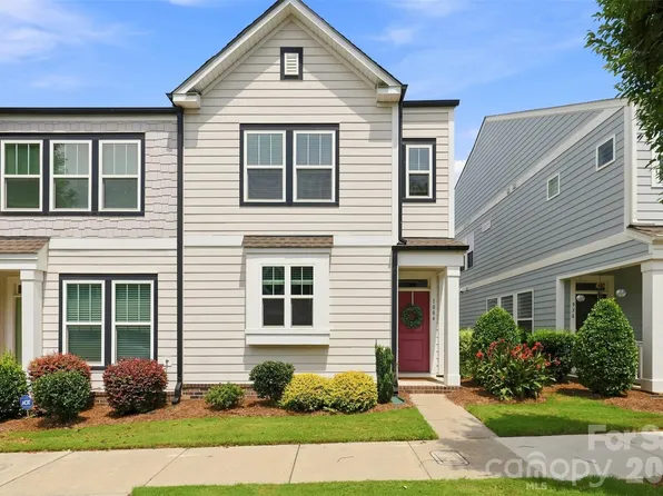 1004 Lyndon Station Dr, Pineville, NC 28134