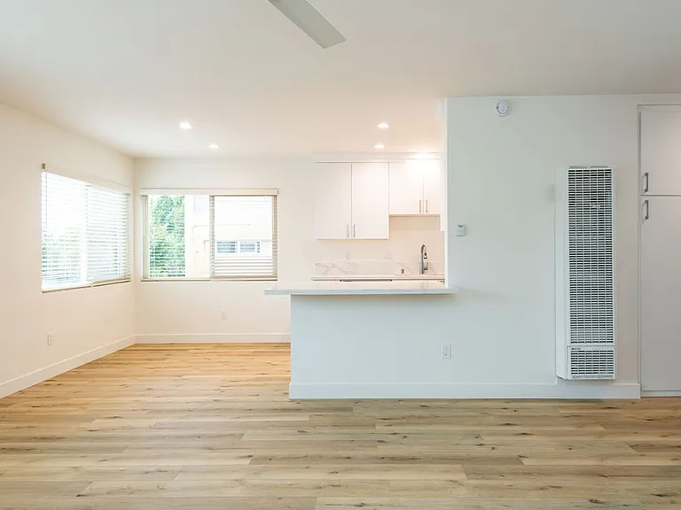 5252-5274 La Jolla Mesa Dr #5254 — Photo 3