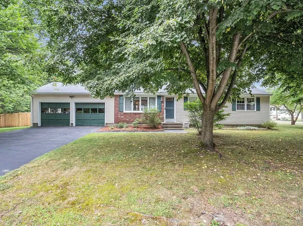 9 Walden Drive, Merrimack, NH 03054