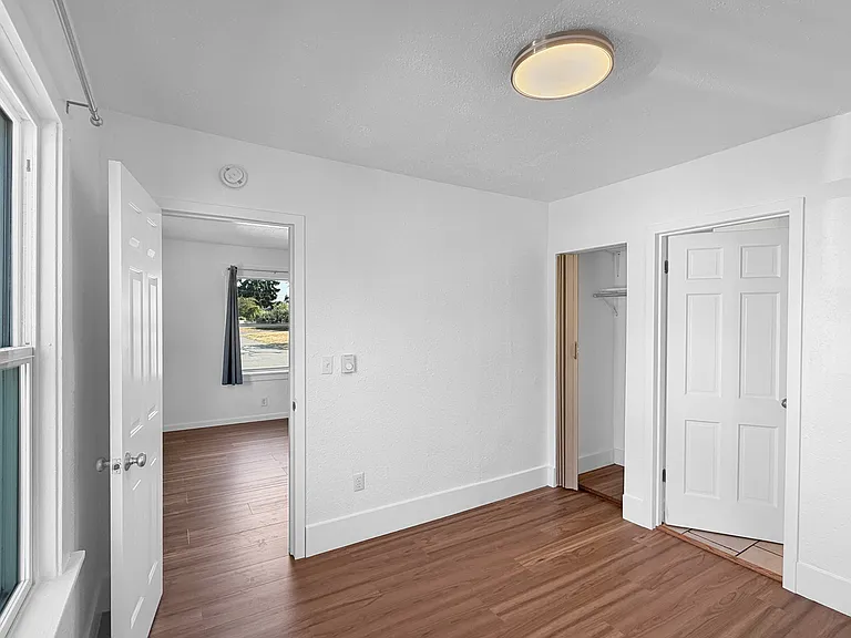 1725 S 35th St — Photo 18
