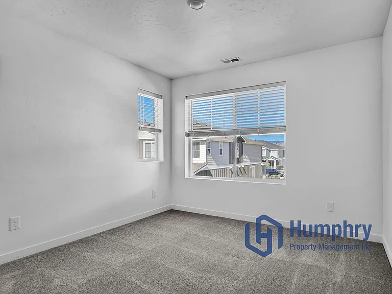 192 N Stratus Way — Photo 22