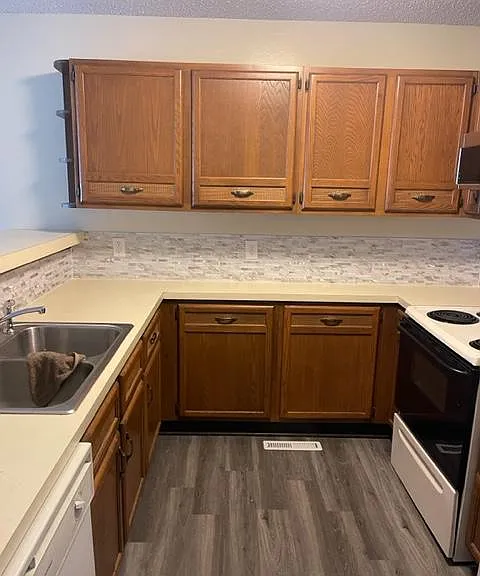2619 Beverly Dr — Photo 14