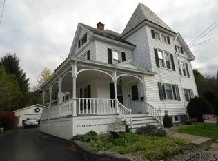 61 Arch St, Amsterdam, NY 12010