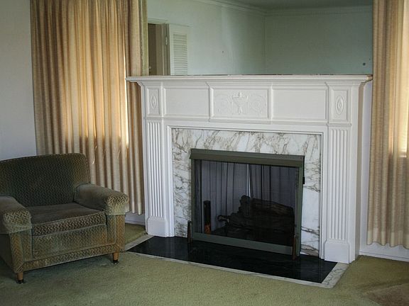 5th image of 3427 S Norton Ave