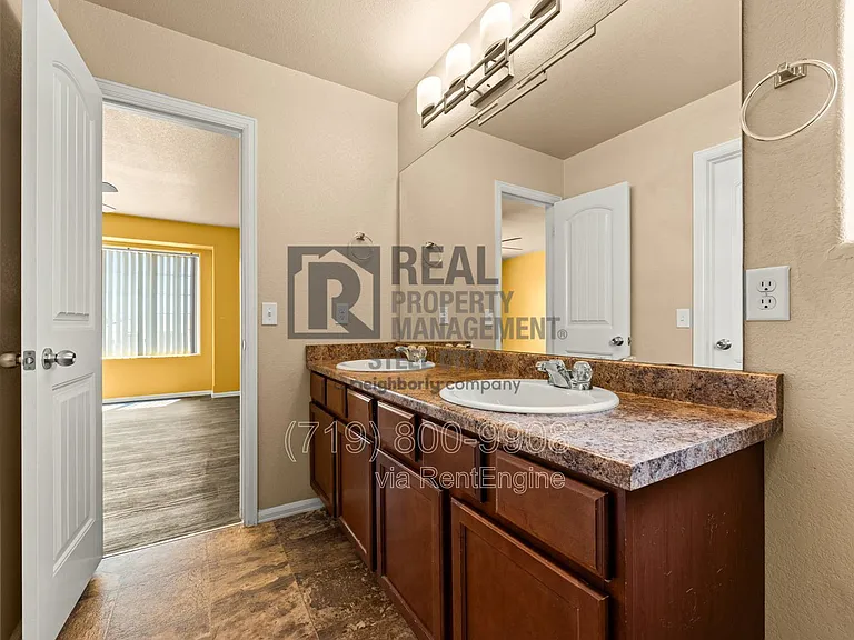 947 E Kirkwood Dr — Photo 27