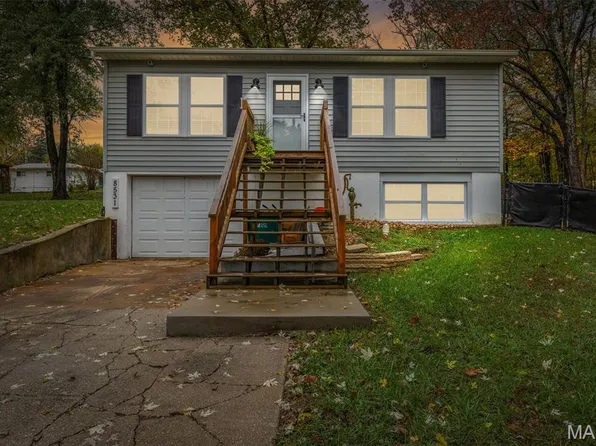 8531 W Shore Dr, Hillsboro, MO 63050