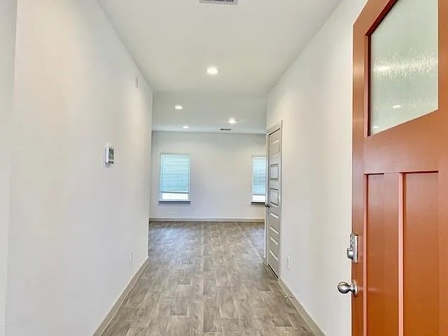 Building Photo - 7023 Sunbreeze Ln