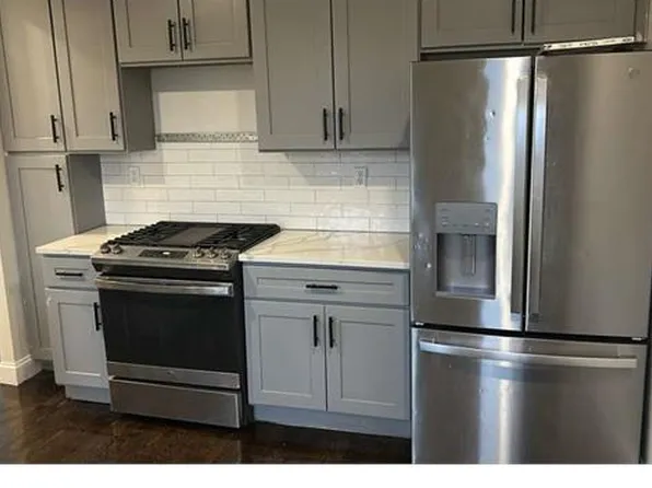 69 Mora St APT 3, Dorchester Center, MA 02124
