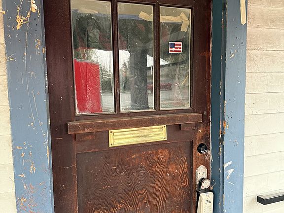 5th image of 3945 SW 185th Ave