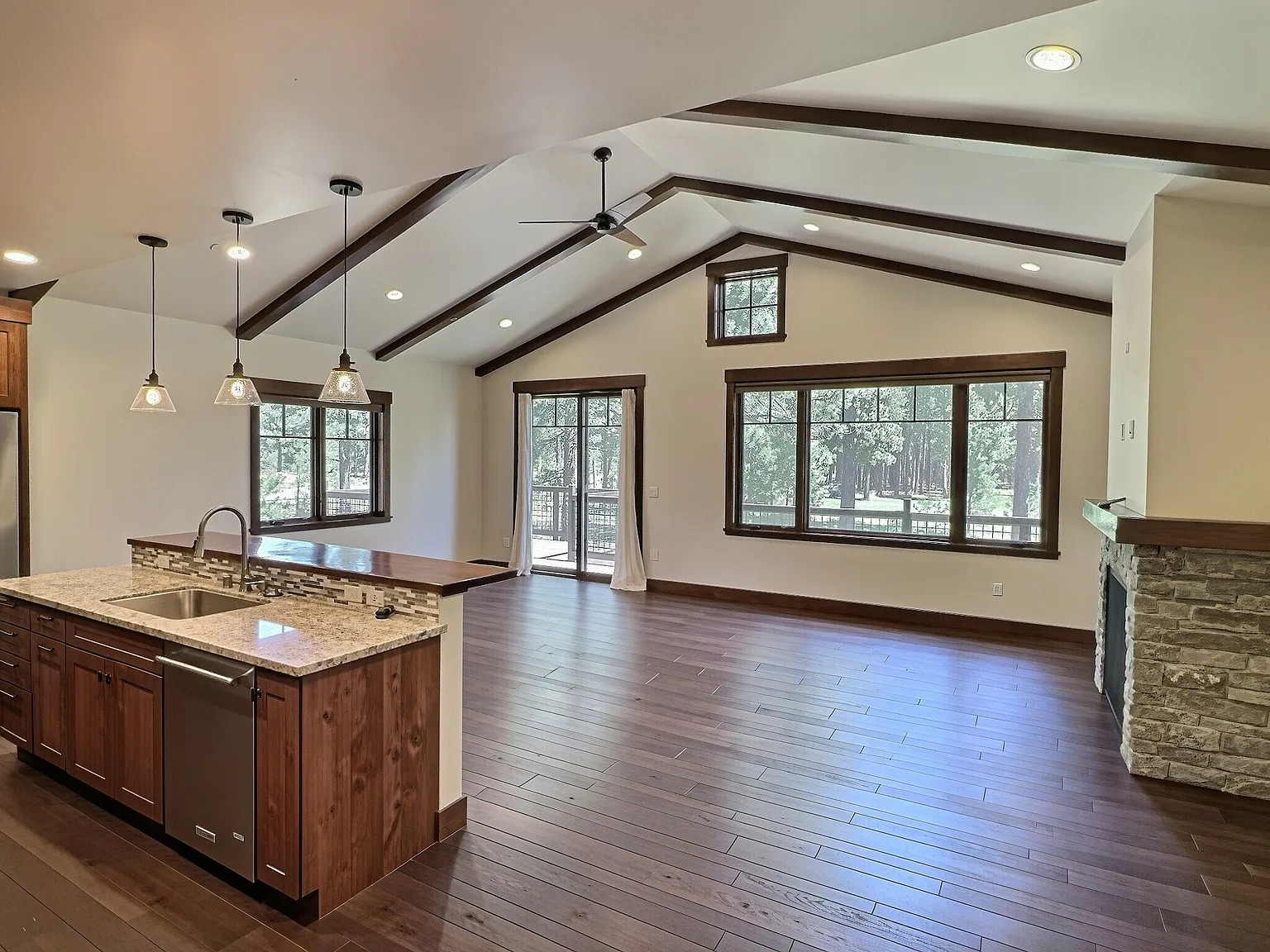 3 bed, 3.5 bath, 2194 sqft, $5,500 — Photo 4
