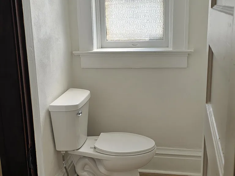 218A N Jackson St #A — Photo 12