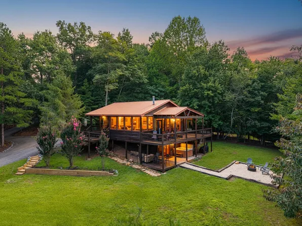24 Oak Ledge Rd, Morganton, GA 30560