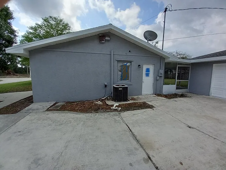 1862 SW Burlington St — Photo 5