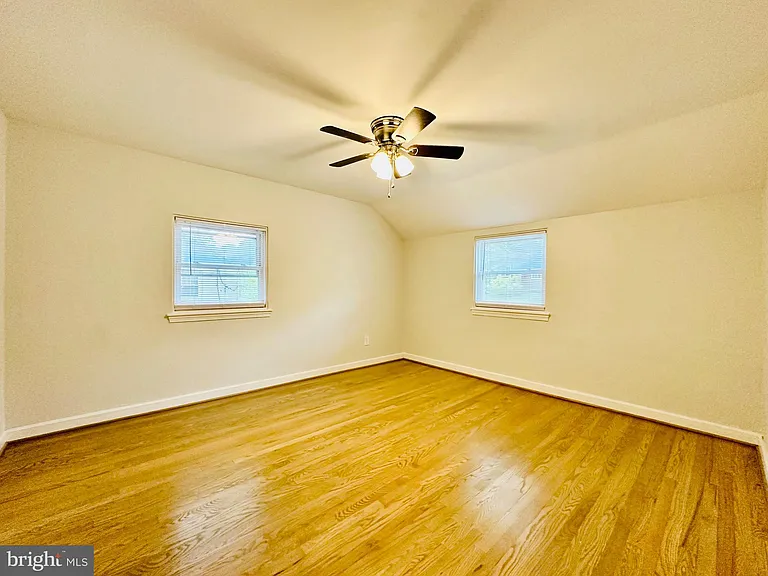 2500 Lake Ave — Photo 16