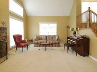 0N302 S Eldon Dr, Geneva, IL 60134