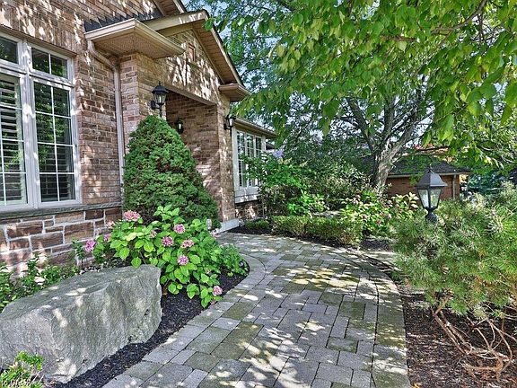 3rd image of 1092 Crofton Way