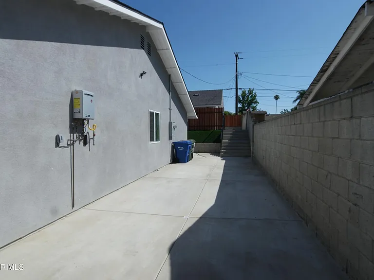 936 Calle Pensamiento #B — Photo 23
