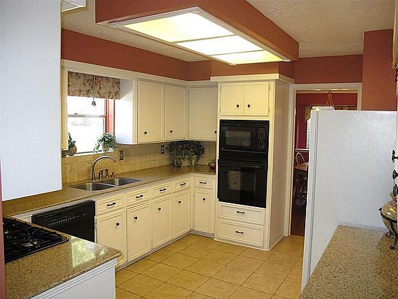 4th image of 11515 Conestoga Lane Ct