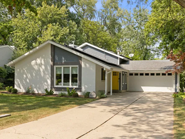 1940 Green Trails Dr, Lisle, IL 60532