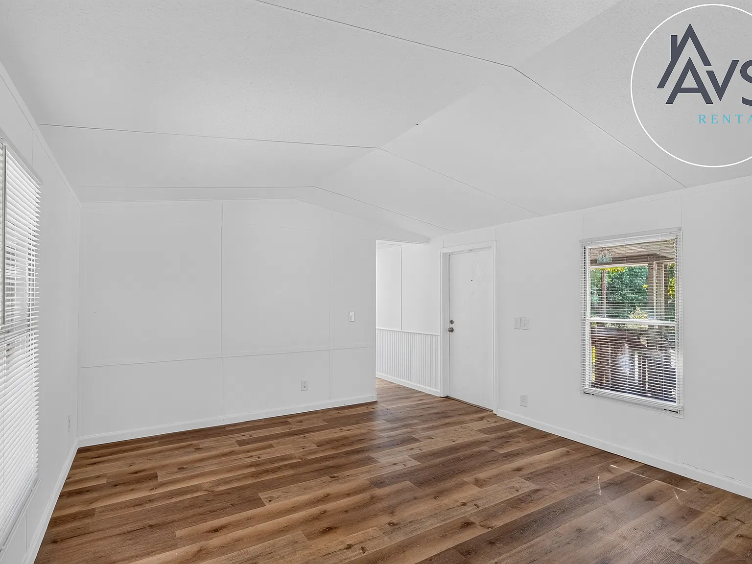 3 bed, $1,350 — Photo 3
